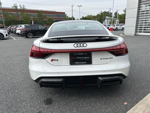 2025 Audi RS e-tron GT performance