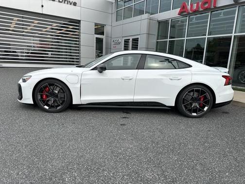 2025 Audi RS e-tron GT performance