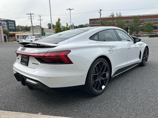 2025 Audi RS e-tron GT performance