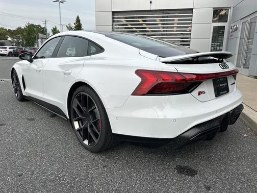 2025 Audi RS e-tron GT performance