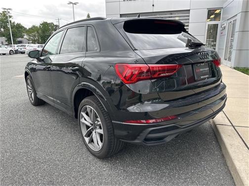 2025 Audi Q3 Premium 45 TFSI S line quattro Tiptronic