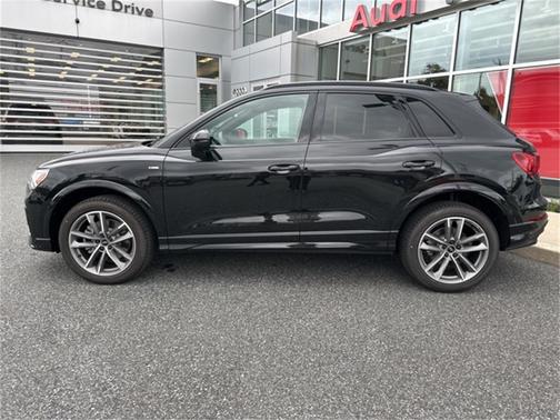 2025 Audi Q3 Premium 45 TFSI S line quattro Tiptronic