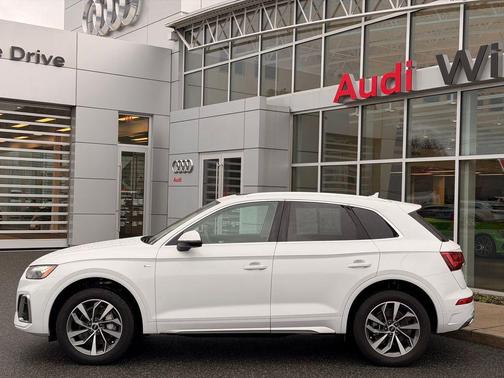 2024 Audi Q5 45 S line Premium Plus