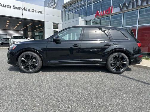 Mythos Black Metallic 2026 Audi Q7 55 Premium Plus