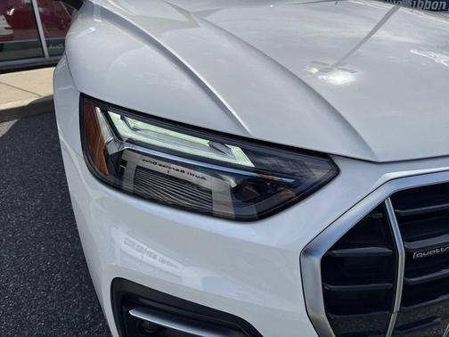 Ibis White 2022 Audi Q5 40 Premium Plus