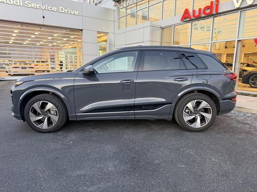 2025 Audi Q6 e-tron Premium Plus quattro