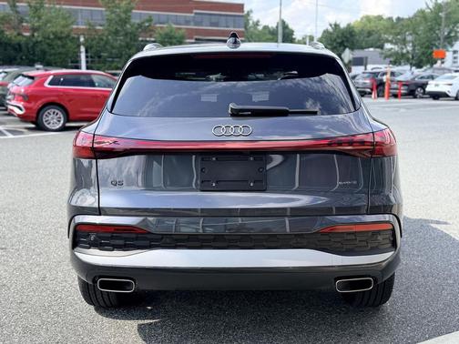 Tambora Gray Metallic 2025 Audi Q5 Premium TFSI quattro S tronic