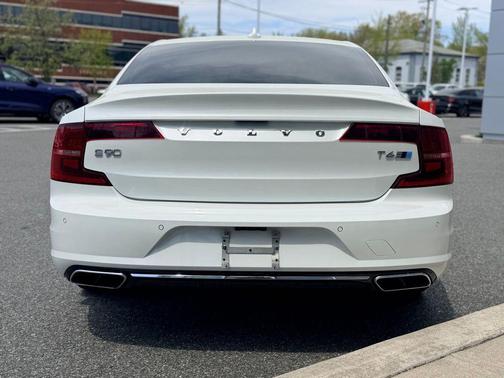 Crystal White Pearl 2017 Volvo S90 T6 Inscription