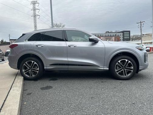 2025 Audi Q5 Premium TFSI quattro S tronic