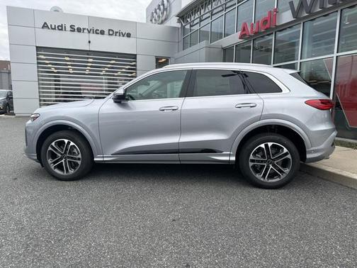 2025 Audi Q5 Premium TFSI quattro S tronic