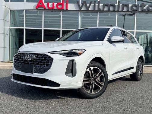 Glacier White Metallic 2025 Audi Q5 Premium TFSI quattro S tronic