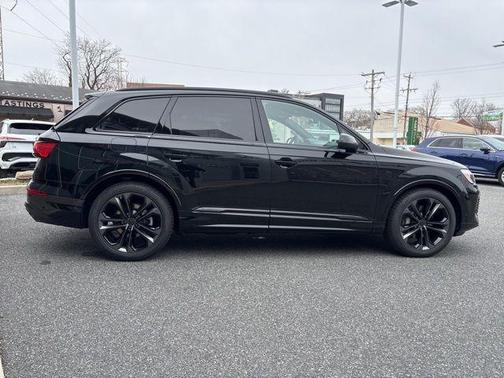 Mythos Black Metallic 2026 Audi Q7 55 Premium Plus