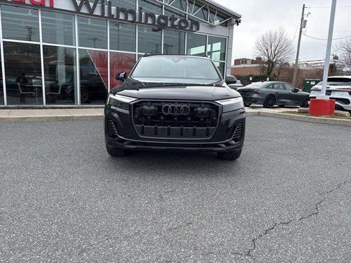 Mythos Black Metallic 2026 Audi Q7 55 Premium Plus