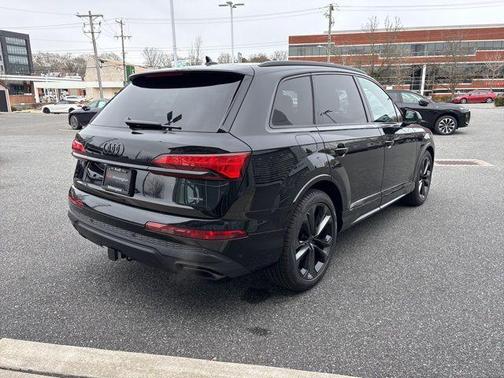 Mythos Black Metallic 2026 Audi Q7 55 Premium Plus