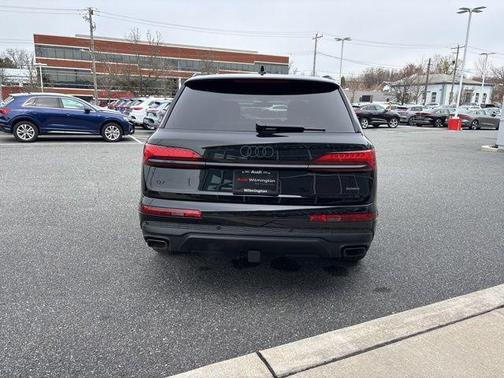 Mythos Black Metallic 2026 Audi Q7 55 Premium Plus