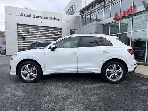 2022 Audi Q3 45 S line Premium Plus