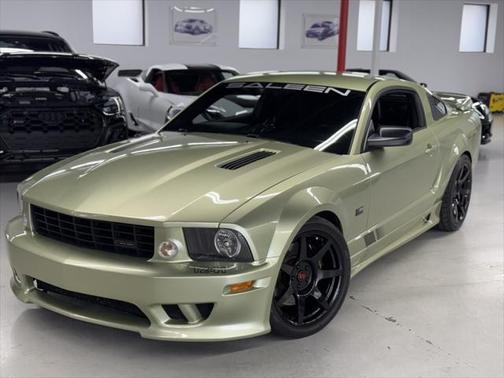 2005 Ford Mustang GT Premium