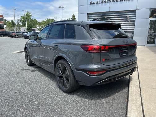 2025 Audi SQ6 e-tron Prestige quattro