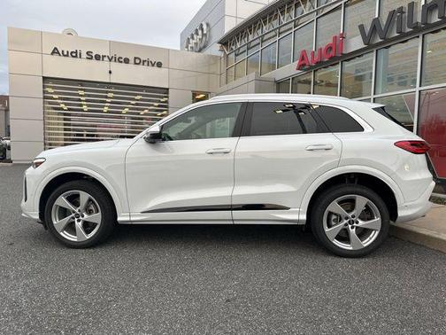 2025 Audi Q5 Premium Plus TFSI quattro S tronic