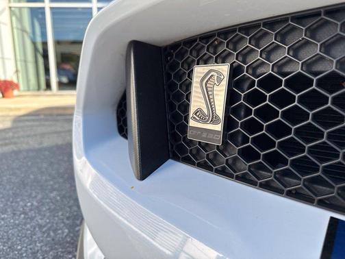 Oxford White 2018 Ford Shelby GT350 Base