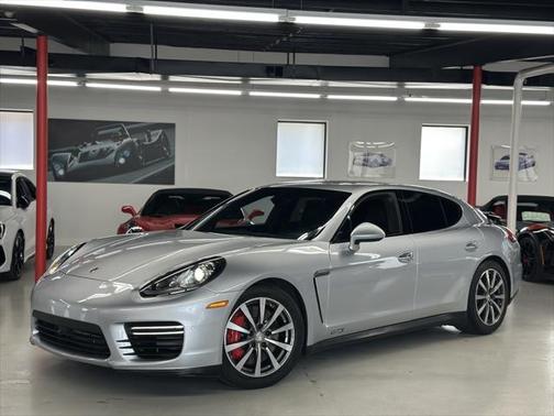 2015 Porsche Panamera GTS