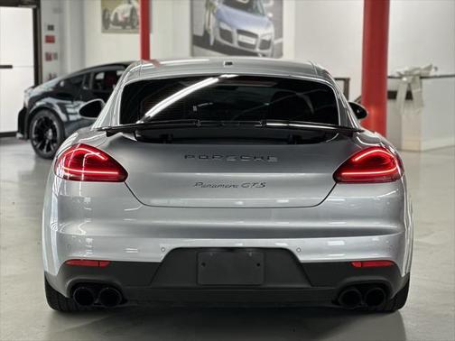 2015 Porsche Panamera GTS
