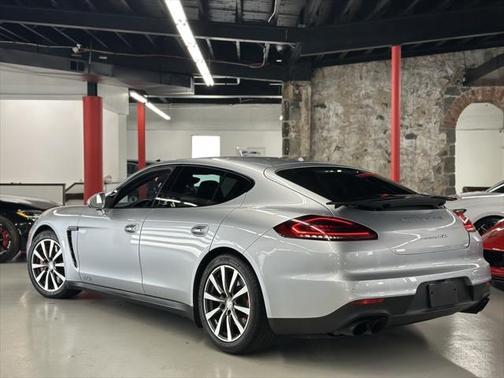 2015 Porsche Panamera GTS