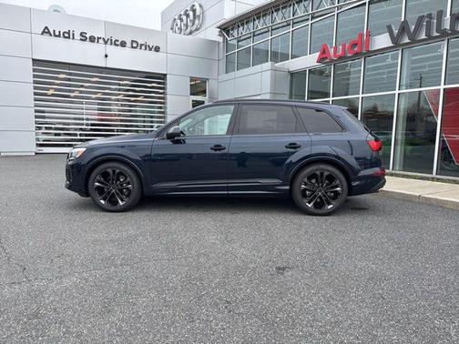 Waitomo Blue Metallic 2026 Audi Q7 55 Premium Plus