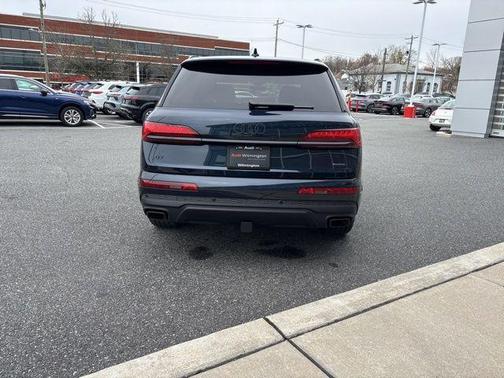 Waitomo Blue Metallic 2026 Audi Q7 55 Premium Plus
