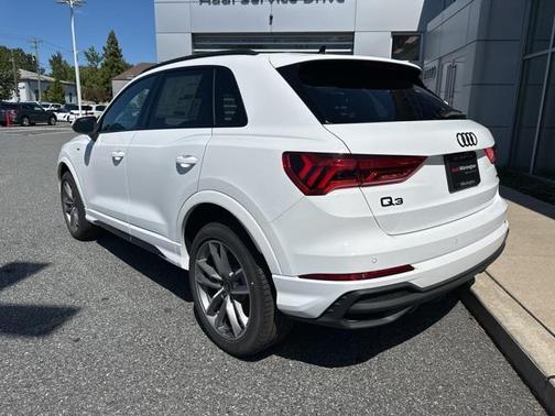 2025 Audi Q3 Premium 45 TFSI S line quattro Tiptronic