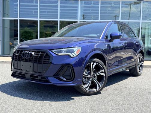 Navarra Blue Metallic 2023 Audi Q3 45 S line Premium Plus