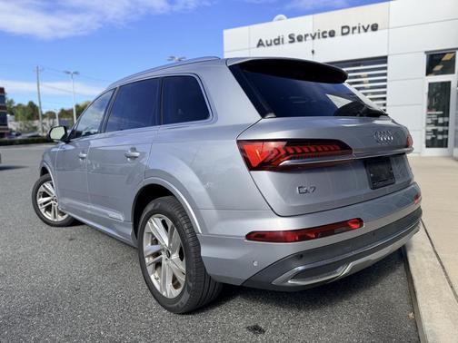2022 Audi Q7 55 Premium Plus