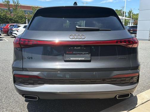 Tambora Gray Metallic 2026 Audi Q5 Premium TFSI quattro S tronic