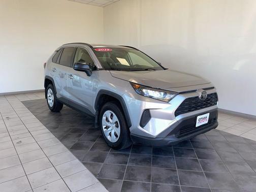 Silver Sky Metallic 2019 Toyota RAV4 LE