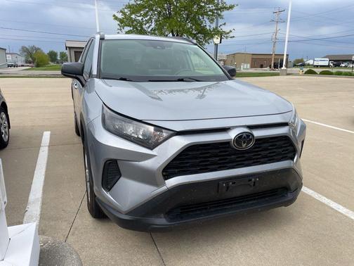 Silver Sky Metallic 2019 Toyota RAV4 LE