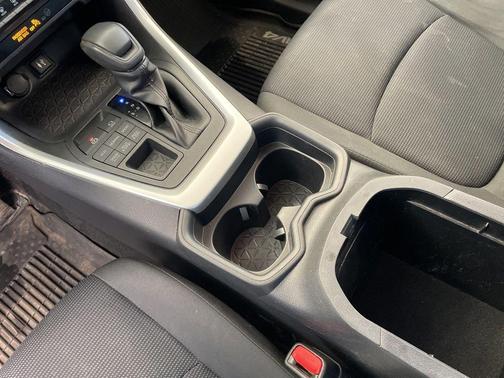 Silver Sky Metallic 2019 Toyota RAV4 LE