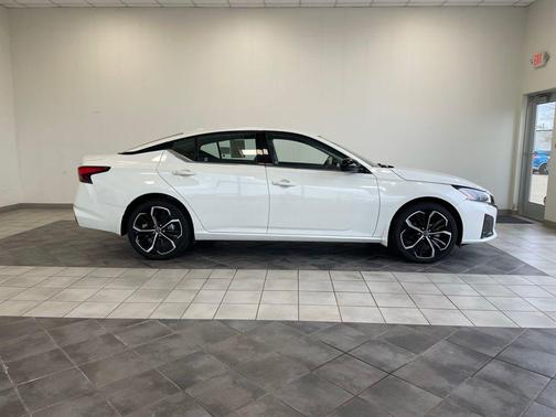 2024 Nissan Altima SR Intelligent AWD