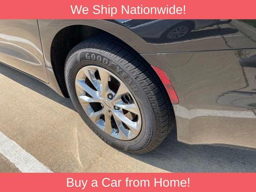 Brilliant Black Crystal Pearlcoat 2021 Chrysler Pacifica Touring L