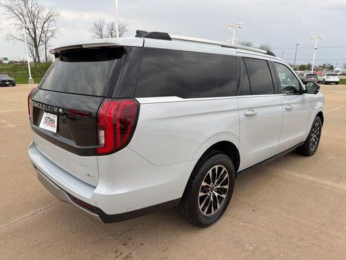 Space Silver Metallic 2025 Ford Expedition Max Platinum