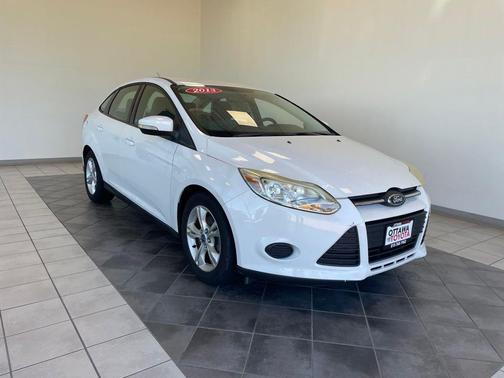 Oxford White 2013 Ford Focus SE