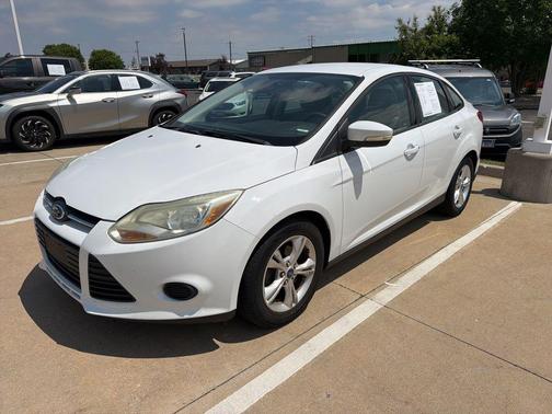 Oxford White 2013 Ford Focus SE