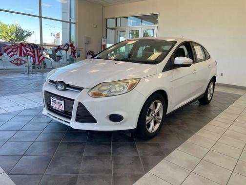 Oxford White 2013 Ford Focus SE