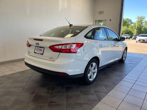 Oxford White 2013 Ford Focus SE