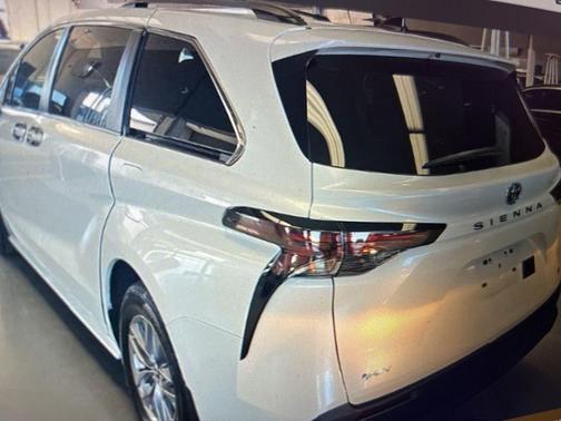 2025 Toyota Sienna XLE