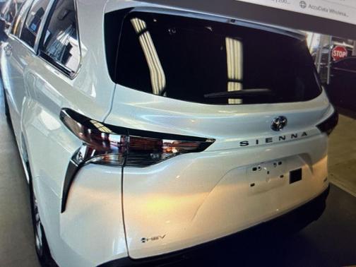 2025 Toyota Sienna XLE