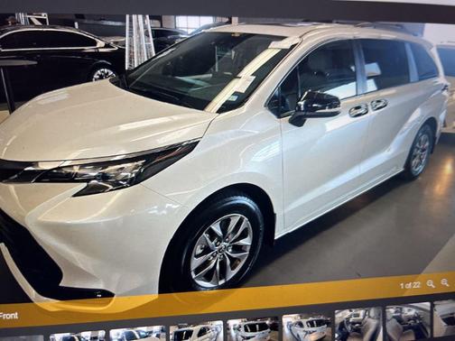 2025 Toyota Sienna XLE