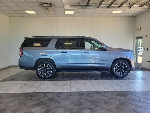 Satin Steel Metallic 2021 Chevrolet Suburban RST