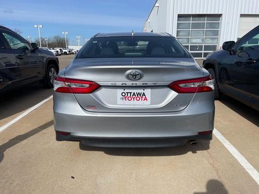 Celestial Silver Metallic 2019 Toyota Camry LE
