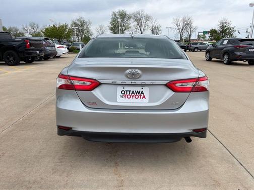 Celestial Silver Metallic 2019 Toyota Camry LE