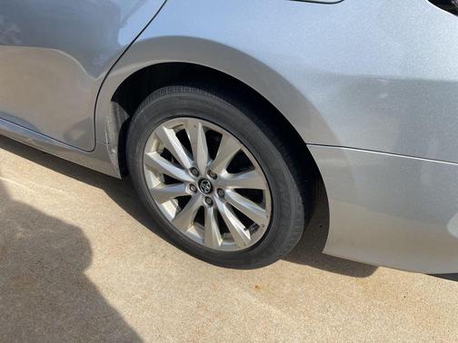 Celestial Silver Metallic 2019 Toyota Camry LE